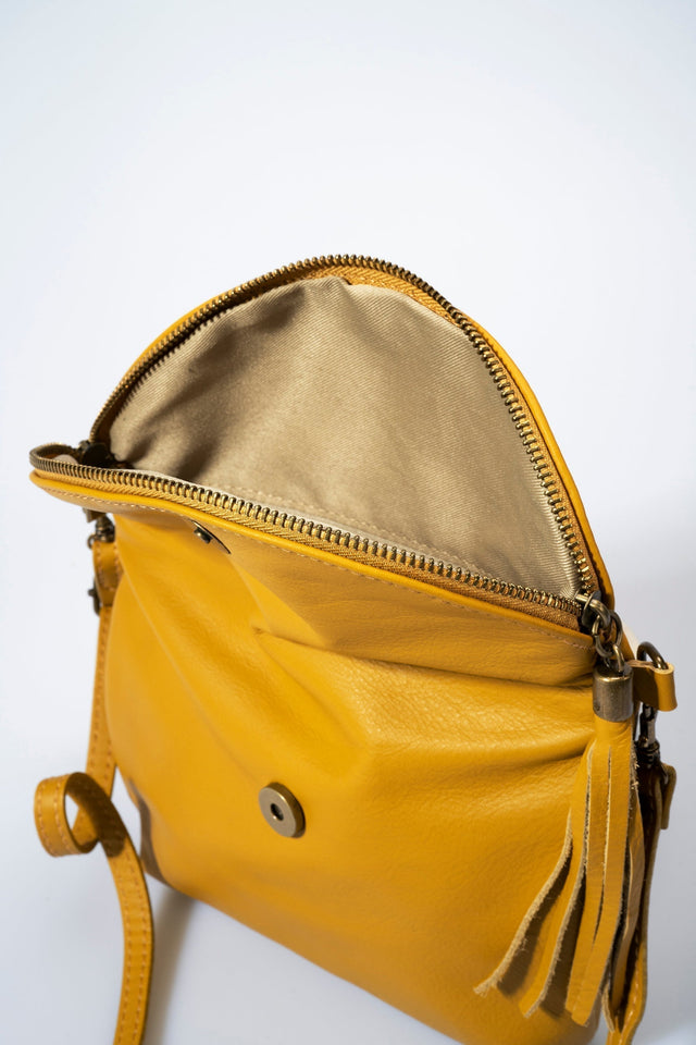 Agata Metal Gun Leather Bag by Prim & Proper - - Prim & Proper - 18 cm 24 cm 4 cm BLACK